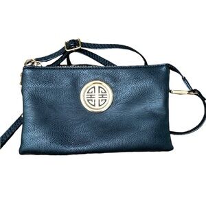 Black vegan Leather Zip Crossbody Bag Purse Wristlet Multiple Pockets